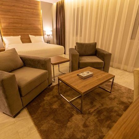 قولدن سكوير طريق الرياض Golden Square Riyadh Road Хамис-Мушайт Экстерьер фото