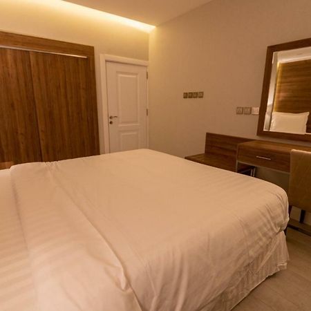 قولدن سكوير طريق الرياض Golden Square Riyadh Road Хамис-Мушайт Экстерьер фото