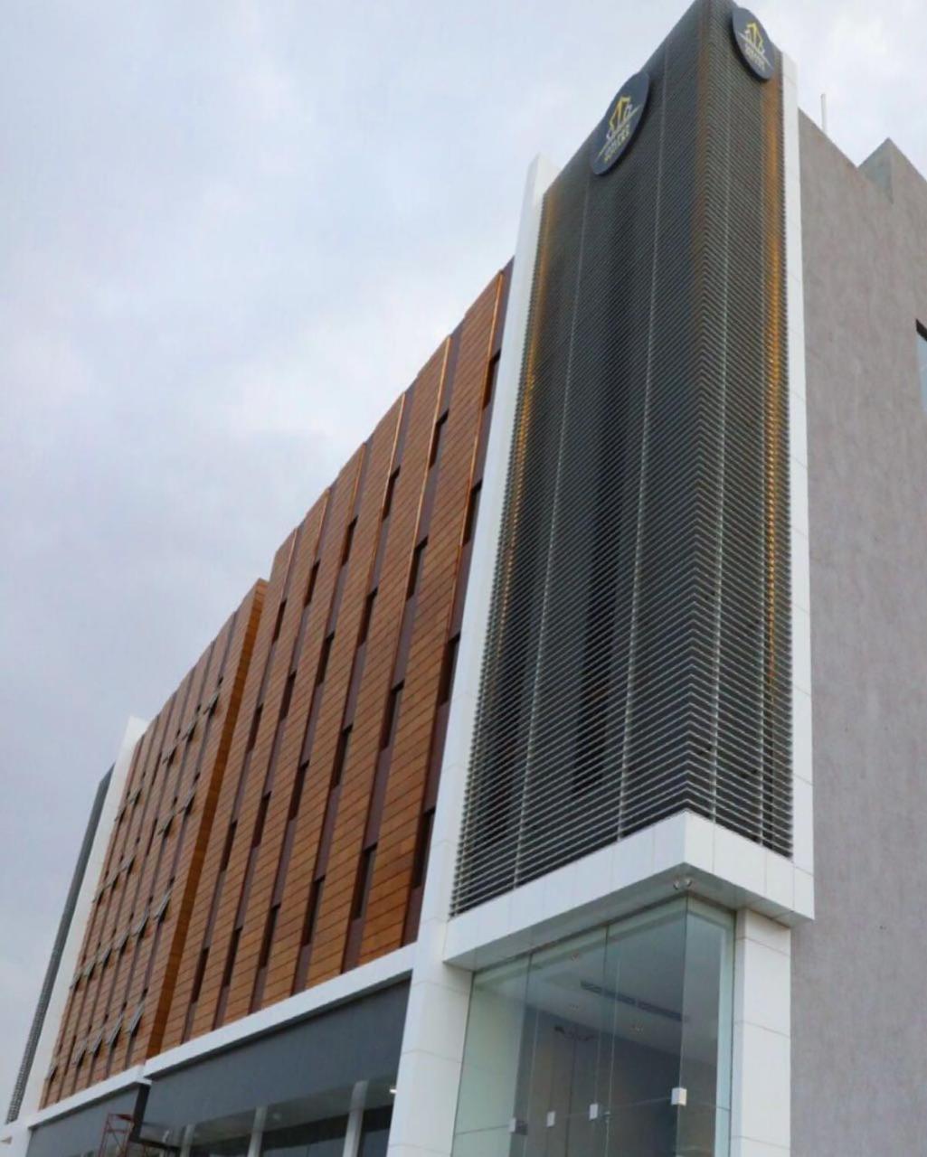 قولدن سكوير طريق الرياض Golden Square Riyadh Road Хамис-Мушайт Экстерьер фото