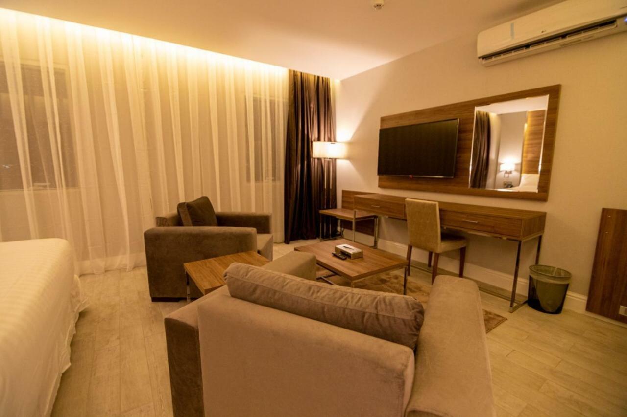 قولدن سكوير طريق الرياض Golden Square Riyadh Road Хамис-Мушайт Экстерьер фото